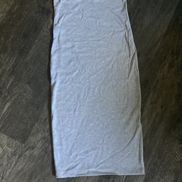 NWT Off Shoulder Ribbed Bodycon MIDI in Heather Gray - Picture 4 of 11